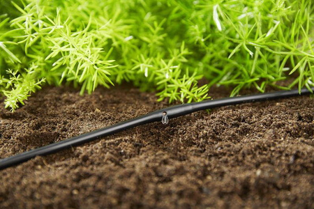 Linia kroplująca do rzędów roślin – zestaw L – 50 m Gardena