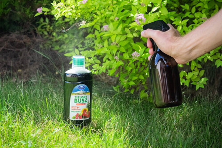 Nawóz Zielony Busz z miedzią, mydłem Himal i piołunem – 500 ml