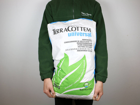Terracottem 20 kg - nawóz z hydrożelem poprawiający właściwości gleby